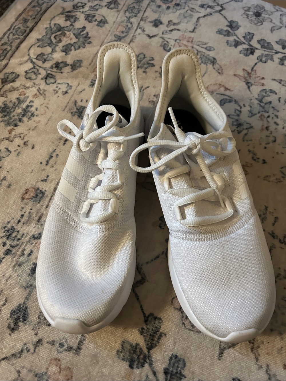 Adidas White Athletic Sneakers - Classic Lace-Up Trainers